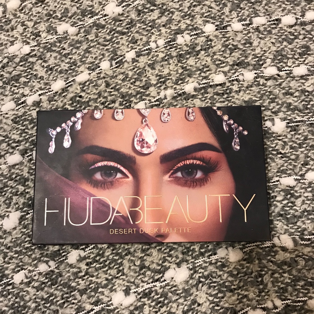 Huda Beauty Desert Dusk Palette